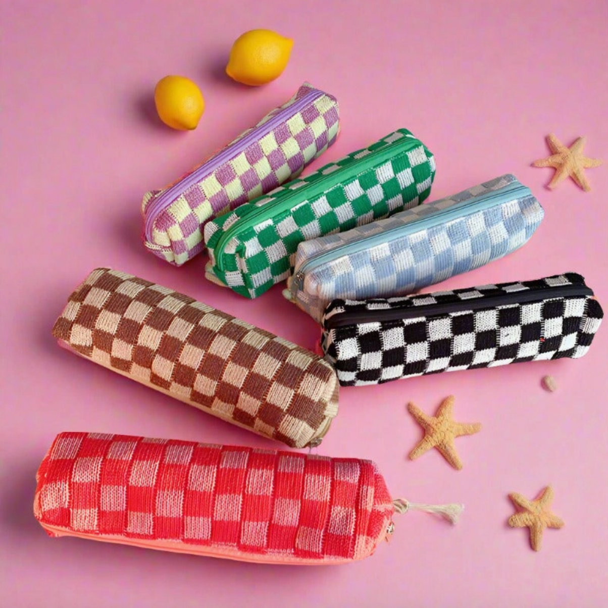 Trousse tricotée à carreaux