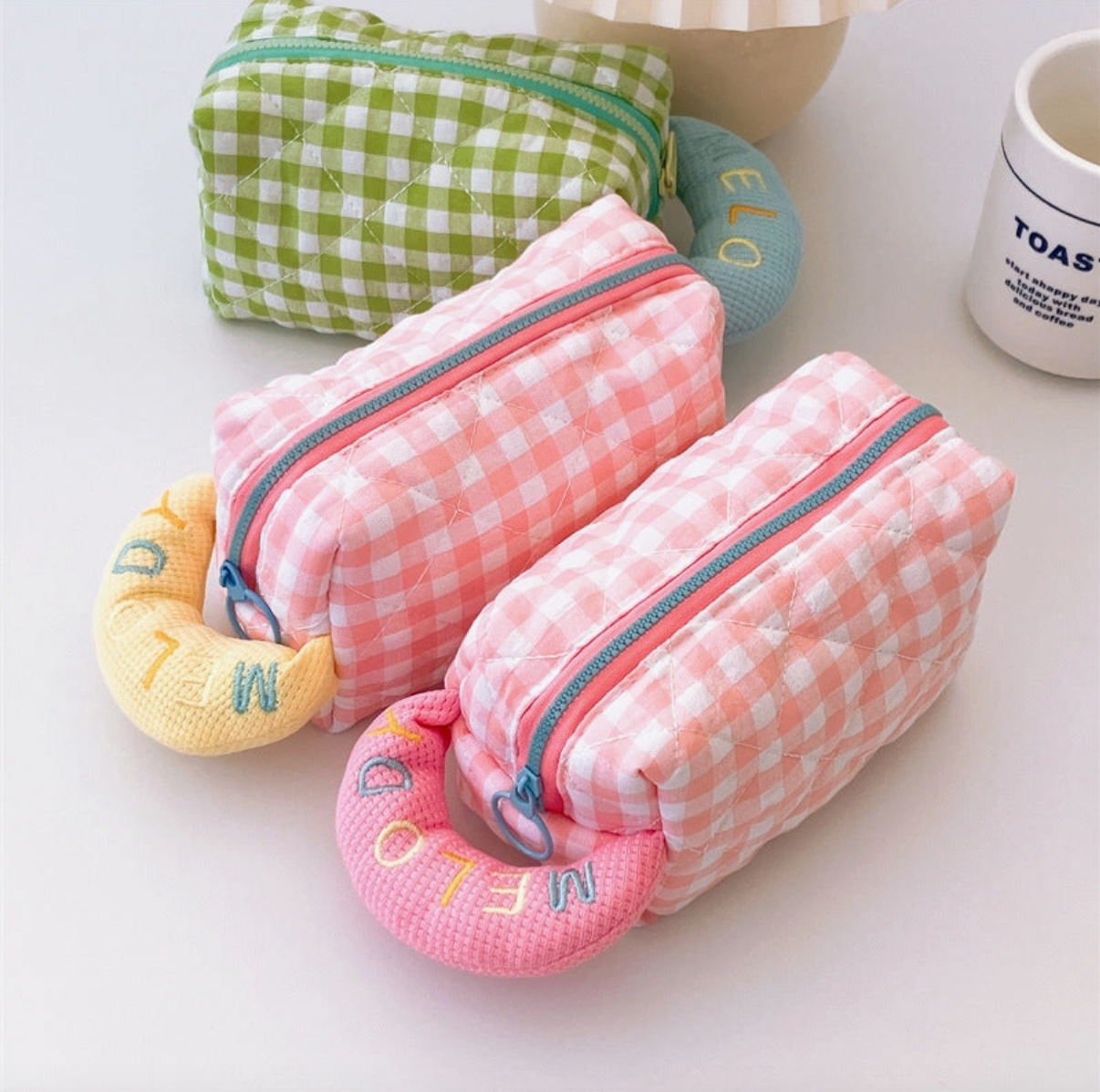 Trousse tricotée à carreaux - avec poignée