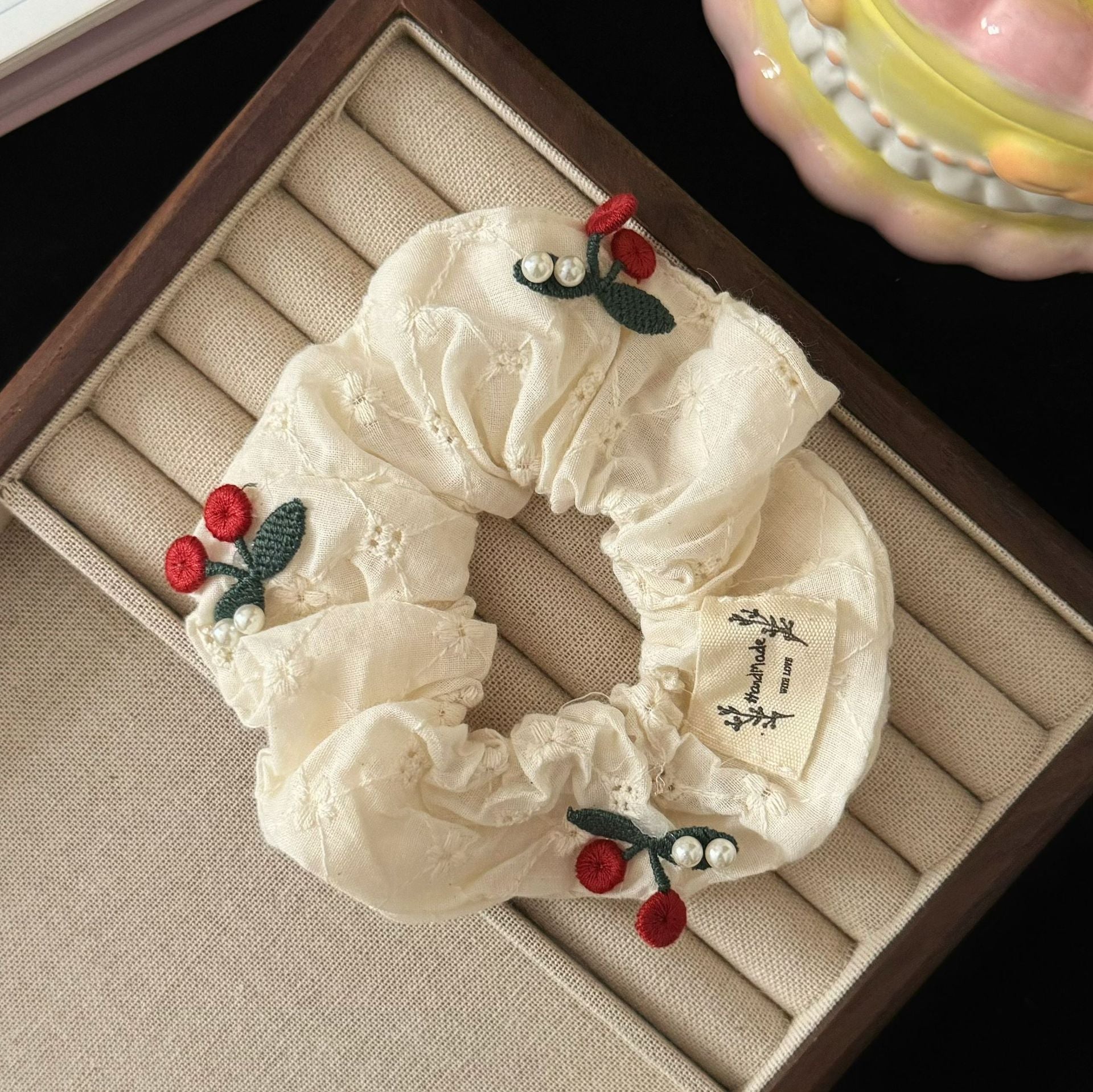 Chouchou dentelle & cerises